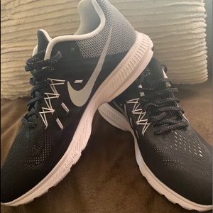 New Nike Flash Zoom Winflo2 men’s 10.5 shoe.